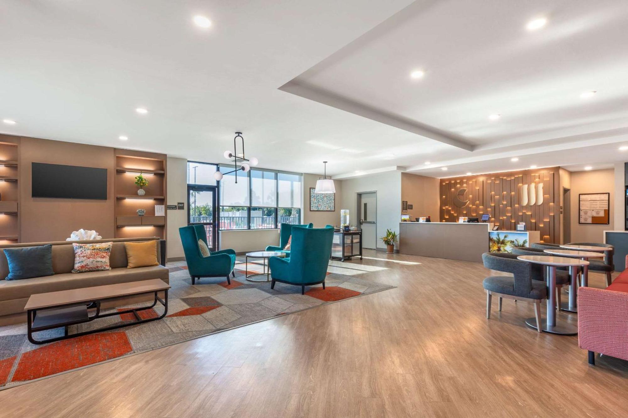Comfort Suites Fort Myers East I-75 외부 사진