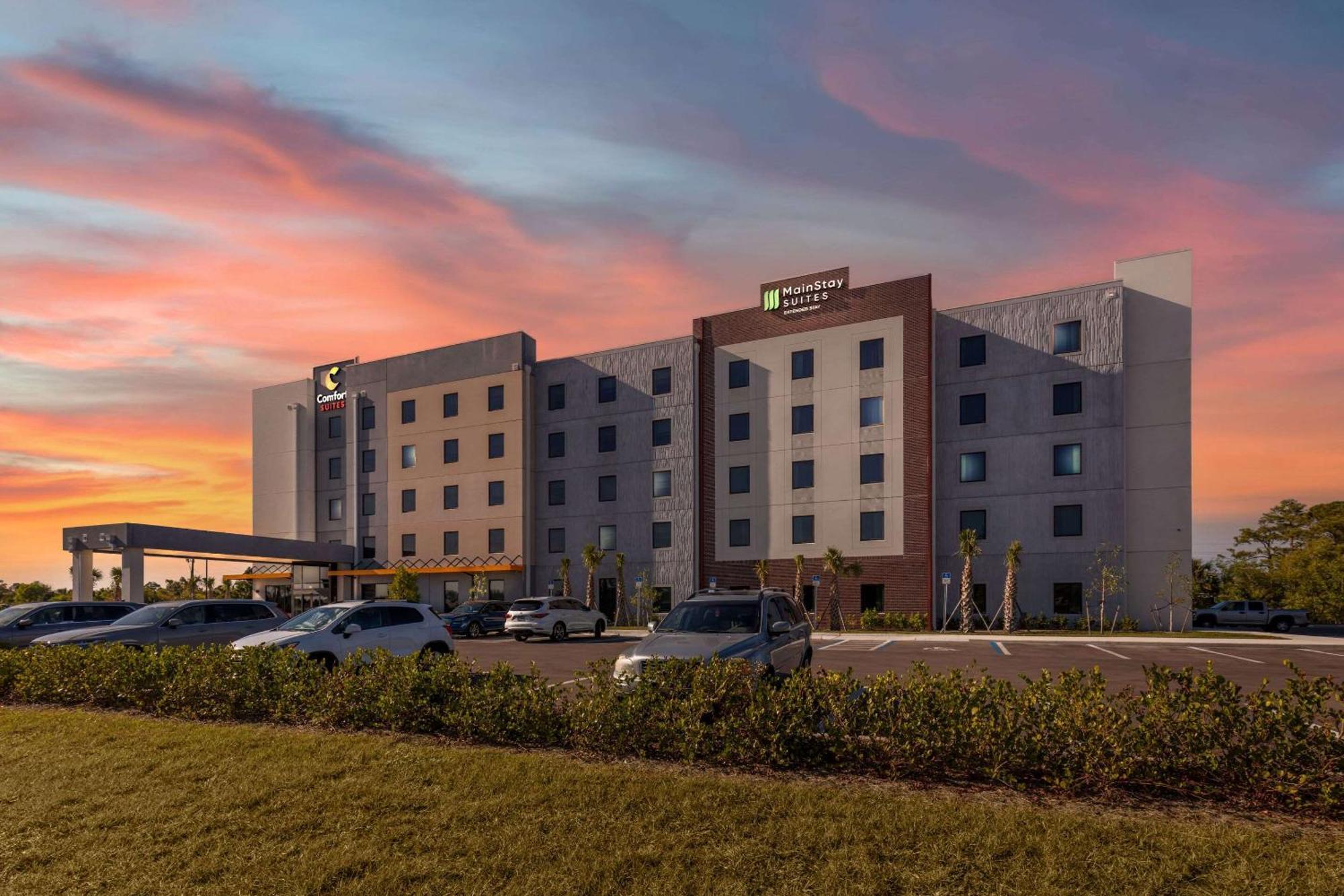 Comfort Suites Fort Myers East I-75 외부 사진