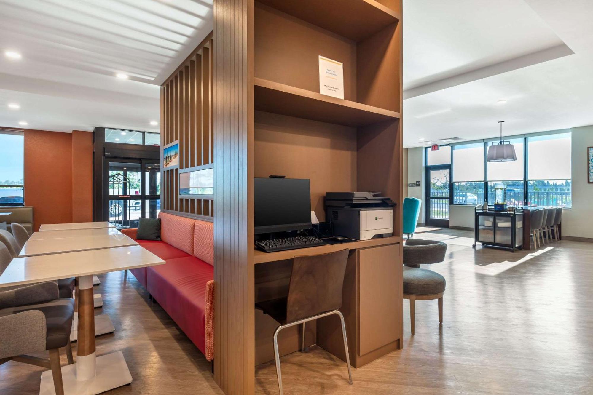 Comfort Suites Fort Myers East I-75 외부 사진