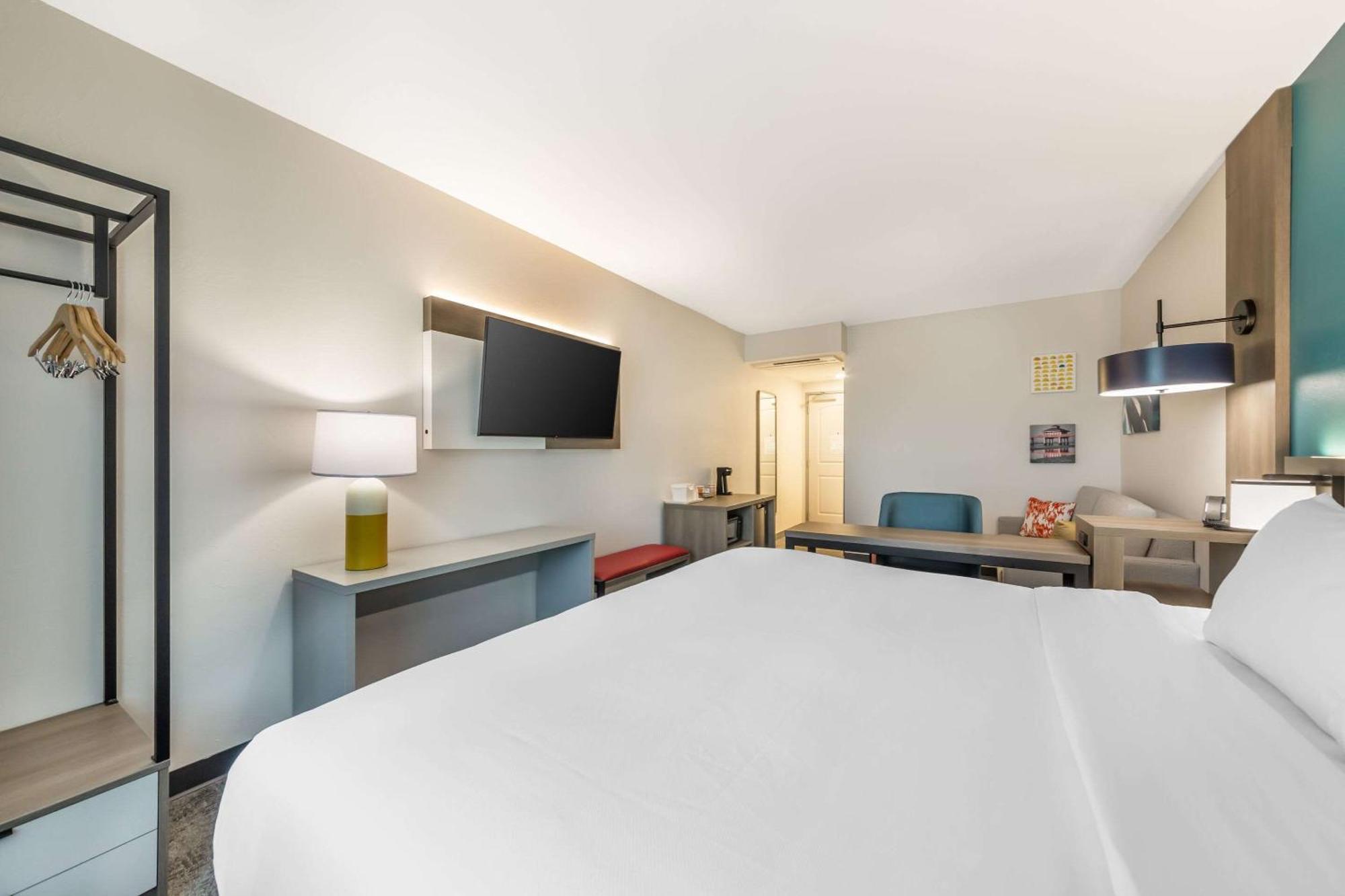 Comfort Suites Fort Myers East I-75 외부 사진